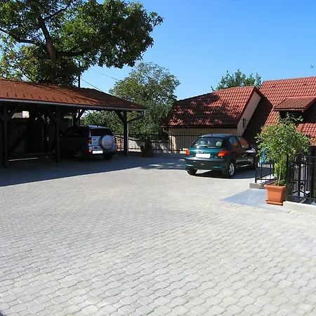 Guest house Pod Hradom 3*