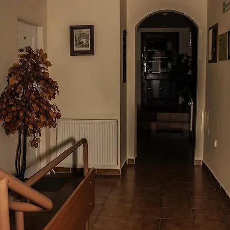 Πανσιόν Pod Hradom 3*