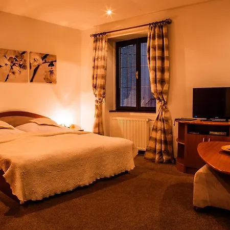 Pod Hradom 3* Trencin